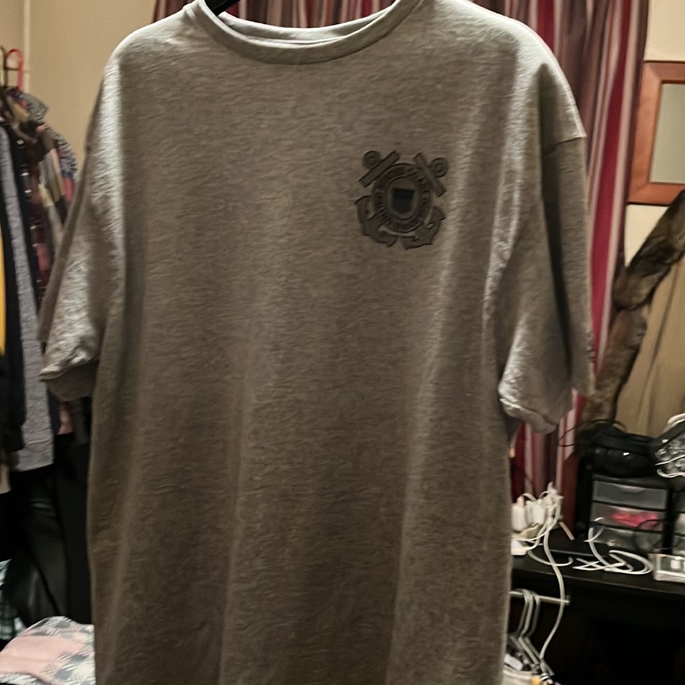 Coast Guard gray T-shirt, brand new! Lettering in Navy blue. Size L